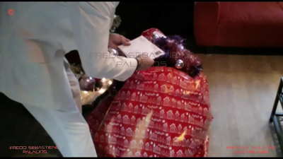 Μαμά, πήρα το Χριστουγεννιάτικο δώρο μου τριχωτή ξανθιά μαμά σκύλα με μεγάλο κώλο τρελή για πούτσο